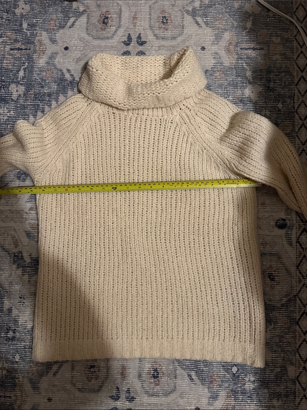 Banana Republic Women's Cream Turtleneck Chunky Knit Sweater